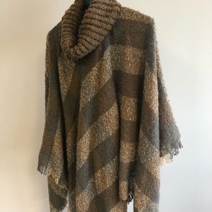 NWT Gray Plaid Fringed Turtle Neck Poncho